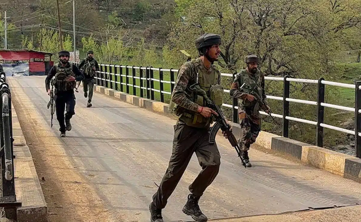 Pakistan violated ceasefire on LoC for the third consecutive night, Indian Army retaliated