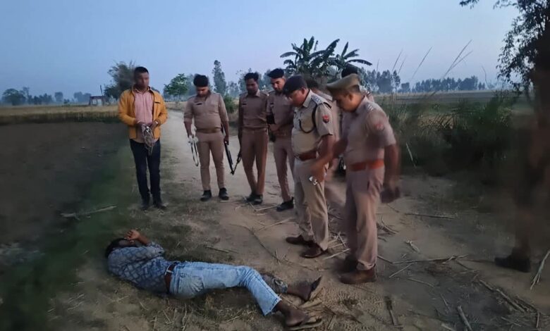 Bahjoi and Baniyathera police teams arrested three robbers in Sambhal