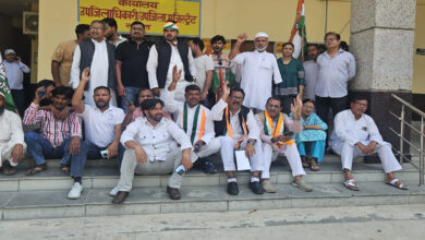 Congress staged a sit-in protest against ED action in Sambhal