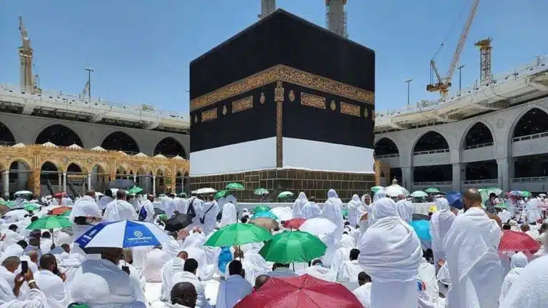 Omar Abdullah ने केंद्र से श्रीनगर से अधिक Hajj उड़ानों की मांग की