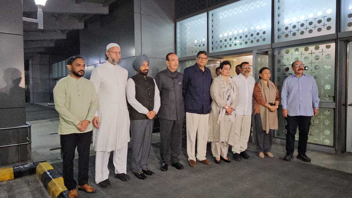 All-party delegation arrives in Bahrain