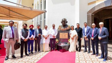 All-party delegation tribute to Mahatma Gandhi in Qatar
