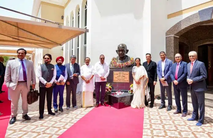 All-party delegation tribute to Mahatma Gandhi in Qatar