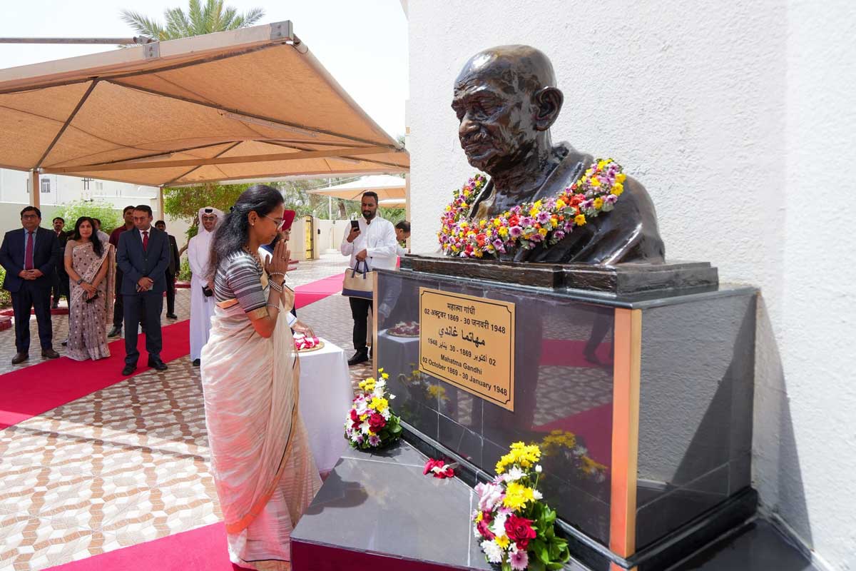 All party delegation tribute to Mahatma Gandhi in Qatar 3 All-party delegation tribute to Mahatma Gandhi in Qatar