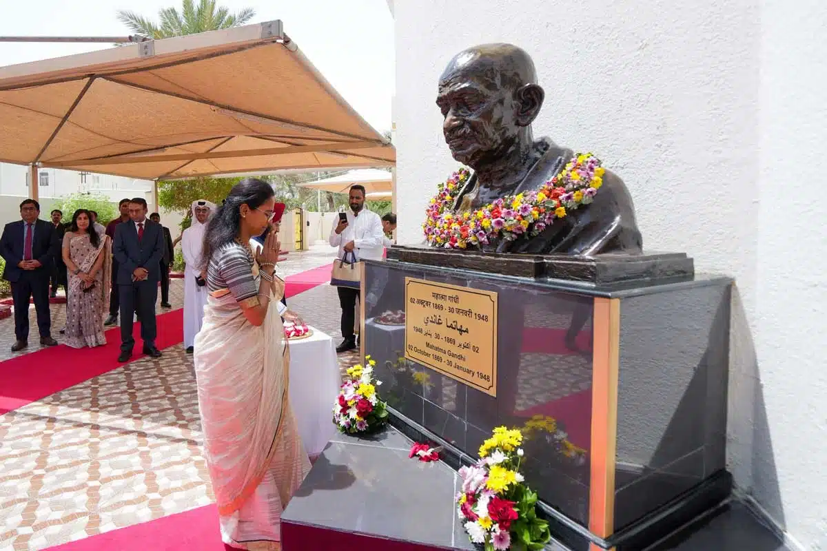 All party delegation tribute to Mahatma Gandhi in Qatar 3 All-party delegation tribute to Mahatma Gandhi in Qatar