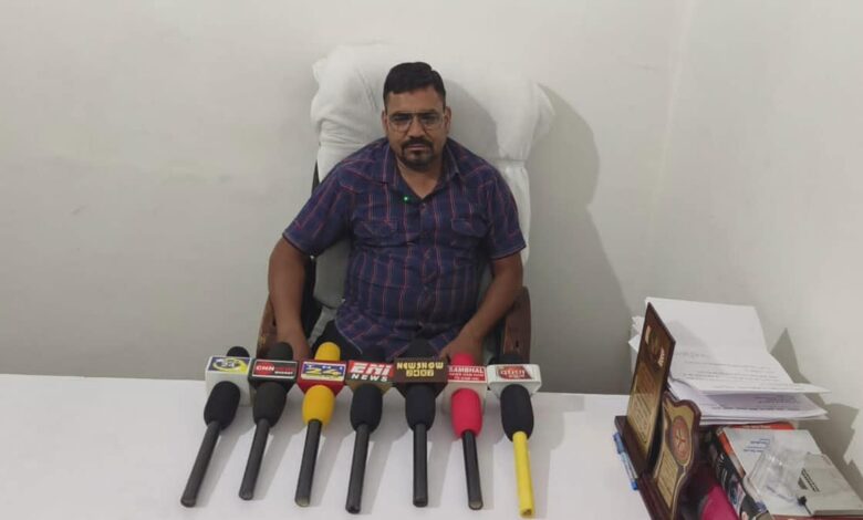 Dr. Amit Kumar Utwal's demand in Sambhal - A case of treason should be registered against Minister Vijay Shah