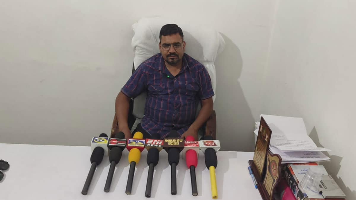 Dr. Amit Kumar Utwal's demand in Sambhal - A case of treason should be registered against Minister Vijay Shah