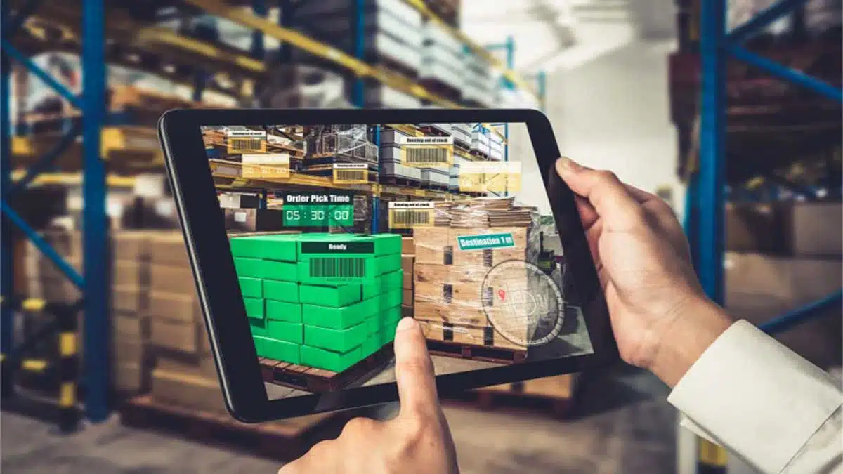 Augmented Reality (AR): Technology, Applications