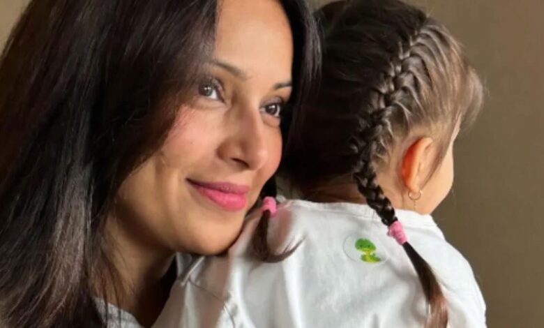 Bipasha Basu shared a picture with daughter Devi on Instagram | See photo