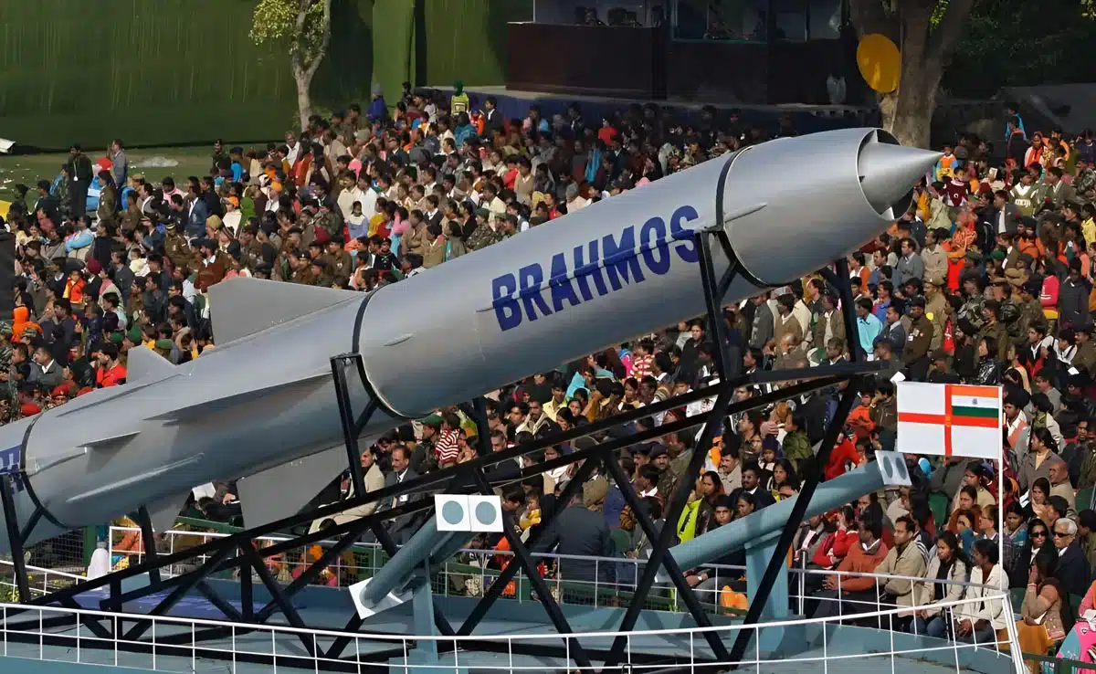 BrahMos facility Brahmos facility will be inaugurated in Lucknow today, 100 missiles will be made in a year