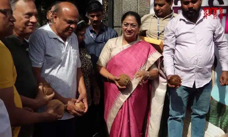Delhi CM inaugurates Singalpur water pipeline