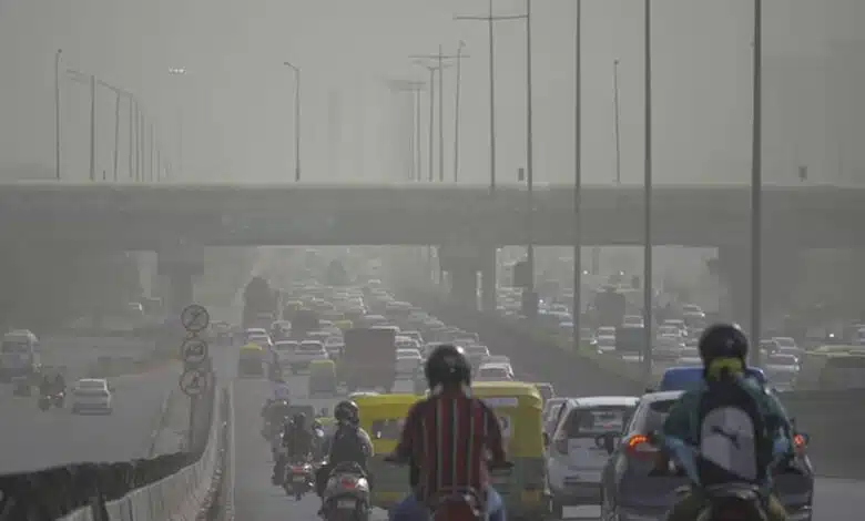 Pollution wreaks havoc in Delhi: Air quality 'very poor' for the second consecutive day