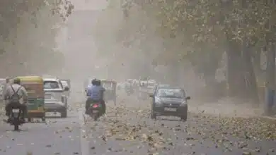 Delhi: Due to sudden change in weather, dust storm occurred in NCR, air quality reached poor category