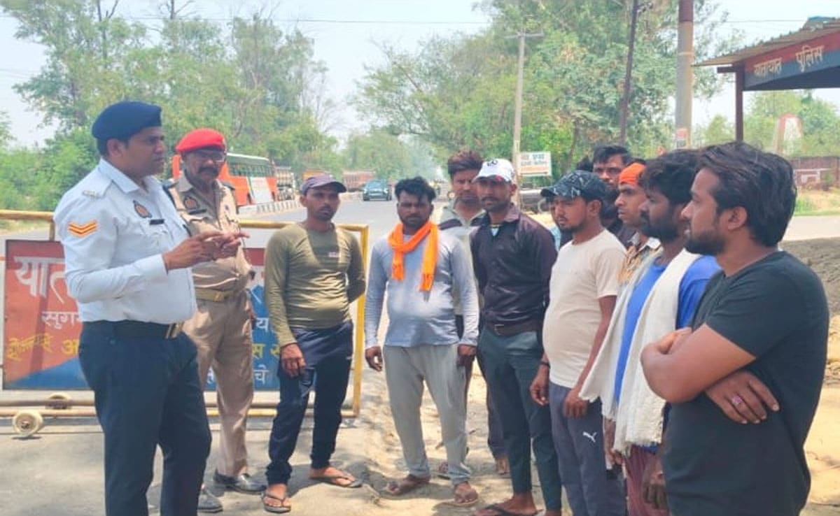 Focus on traffic rules in Sambhal, police told the way to avoid accidents