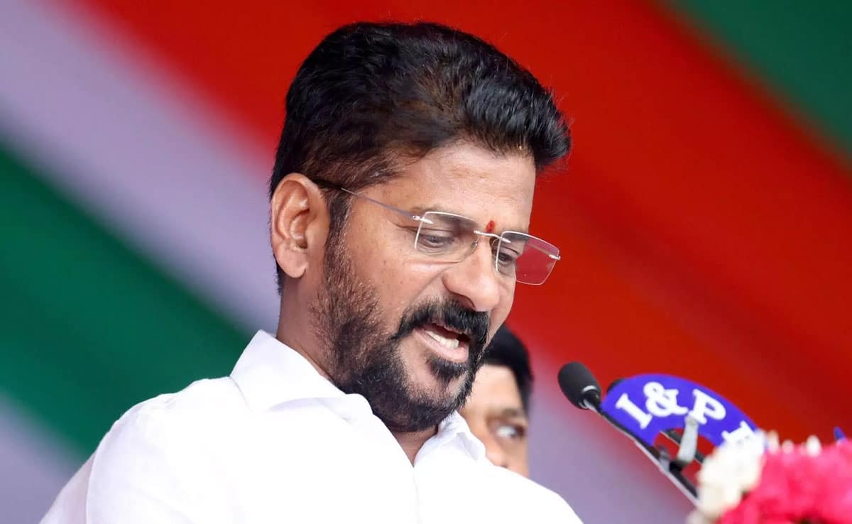 Eight people including children died in a massive fire near Charminar in Hyderabad, CM Reddy expressed grief