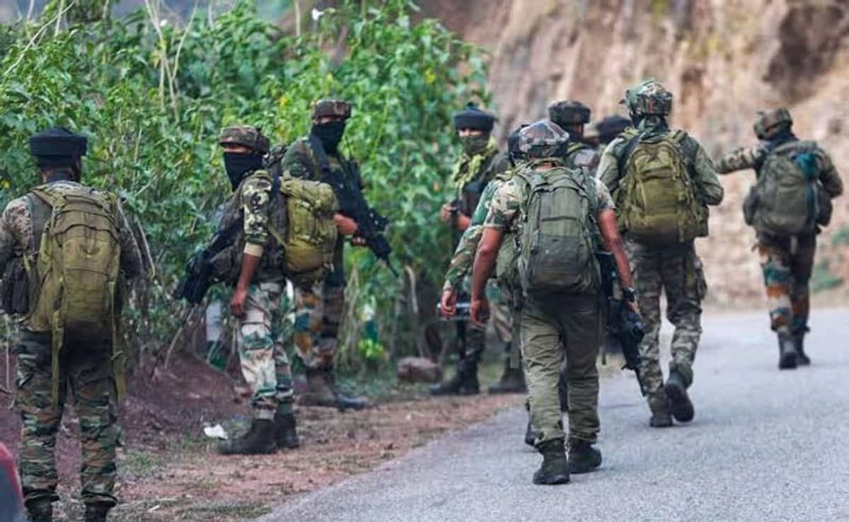 Encounter in Kishtwar, Jammu-Kashmir, four Jaish-e-Mohammed terrorists surrounded