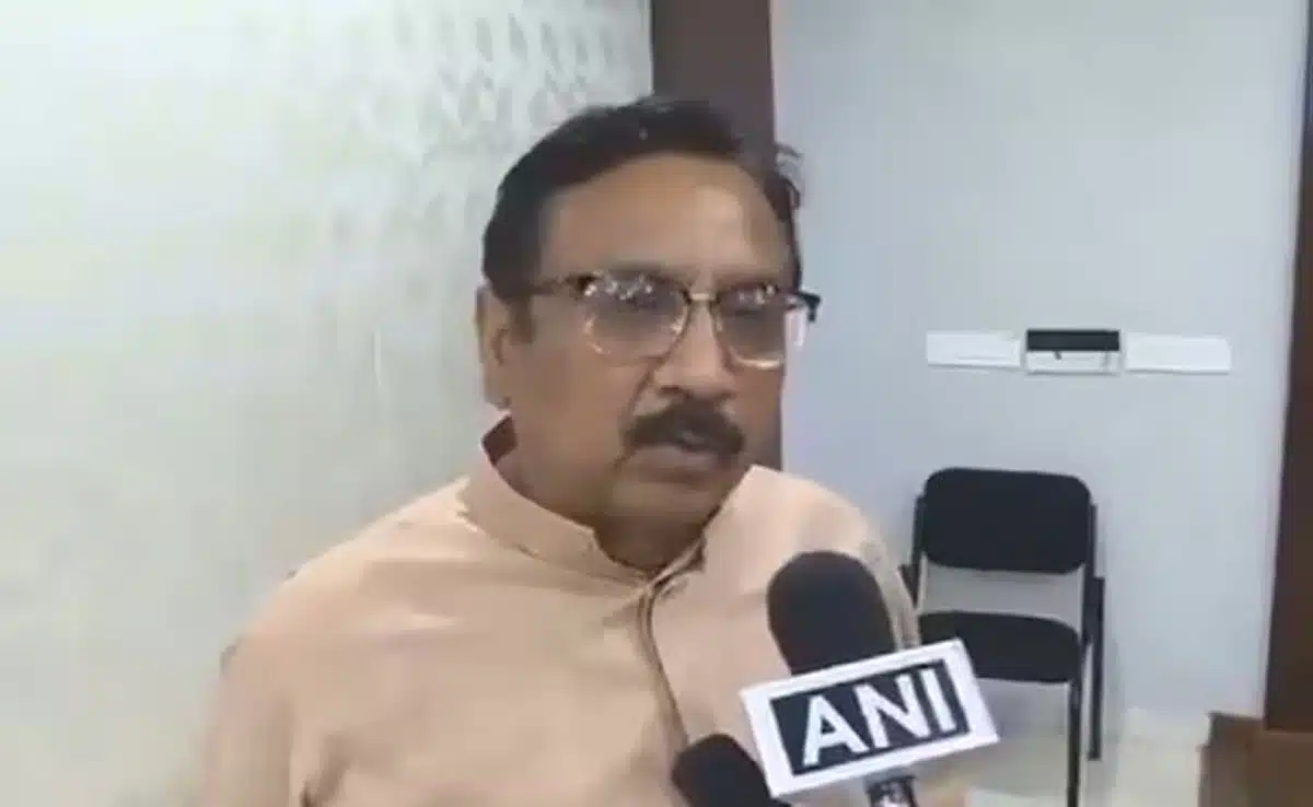MP minister Vijay Shah 1 Ruckus over Vijay Shah's statement, Madhya Pradesh police formed SIT in Colonel Qureshi case