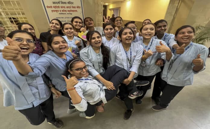 MPBSE 10th Toppers List 2025 Released, Pragya Jaiswal Tops with 100% Marks