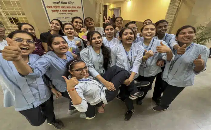 MPBSE 10th Toppers List 2025 Released, Pragya Jaiswal Tops with 100% Marks