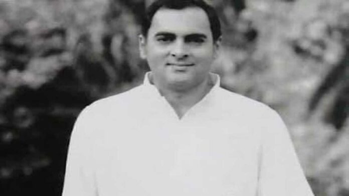 National leaders pay tribute to Rajiv Gandhi