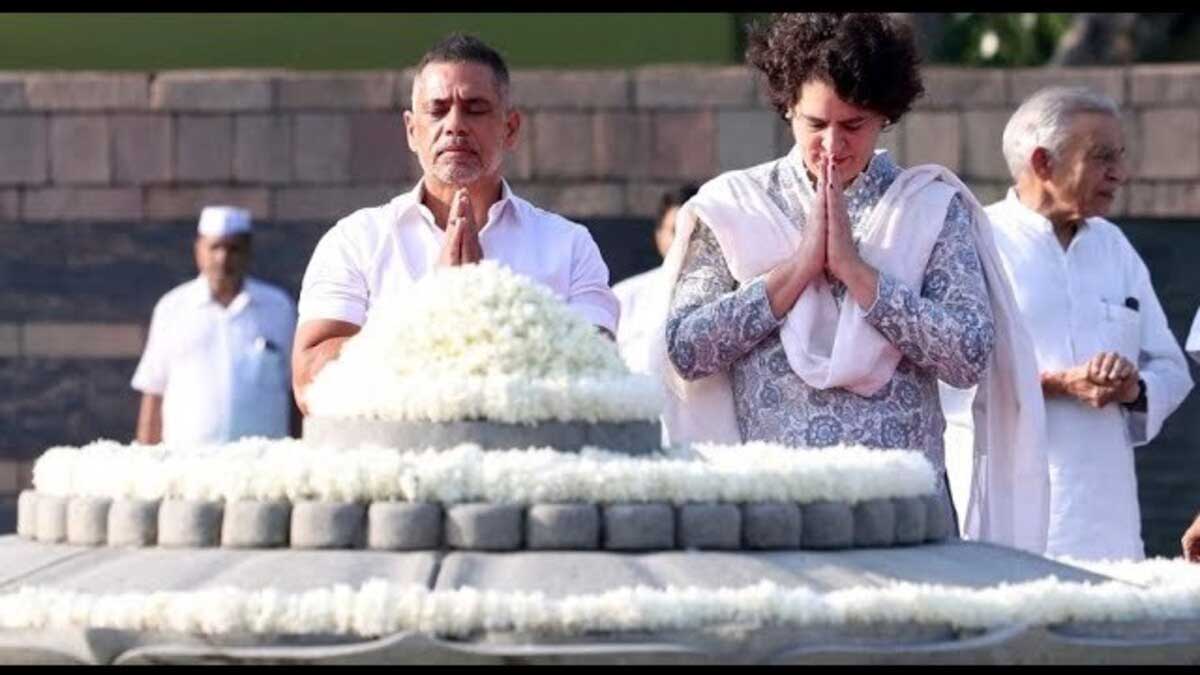 National leaders pay tribute to Rajiv Gandhi 2 National leaders pay tribute to Rajiv Gandhi