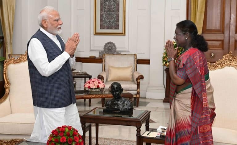PM Modi ने राष्ट्रपति मुर्मू से की मुलाकात, उन्हें ‘ऑपरेशन सिंदूर’ के बारे में जानकारी दी