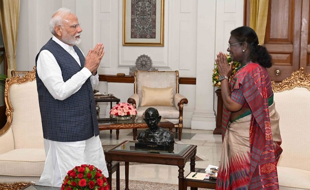 PM Modi met President Murmu, gave her information about 'Operation Sindoor'