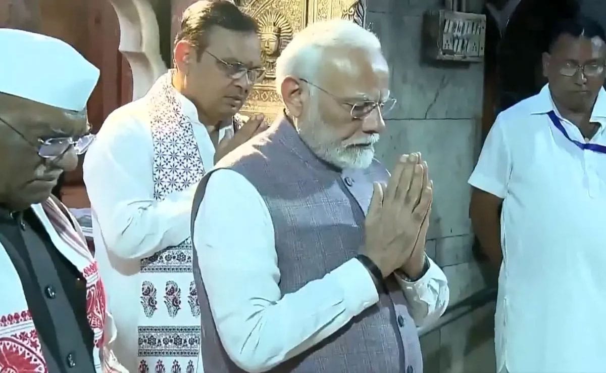 PM Modi offered prayers at the Karni Mata Temple in Bikaner, Rajasthan