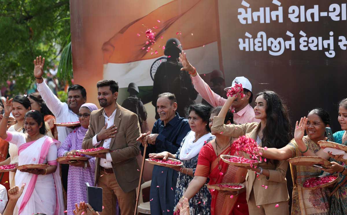 PM Modi's road show in Vadodara