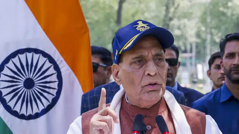 Rajnath Singh ने सराहा वायुसेना का पराक्रम, कहा— आतंकवाद का अंत तय है