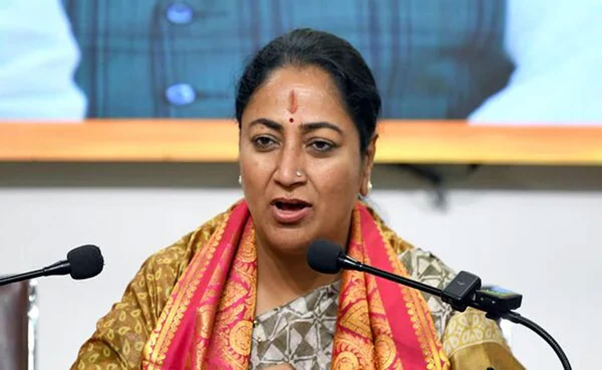 Rekha Gupta presented her 100-day report card and said- I am accountable to the public
