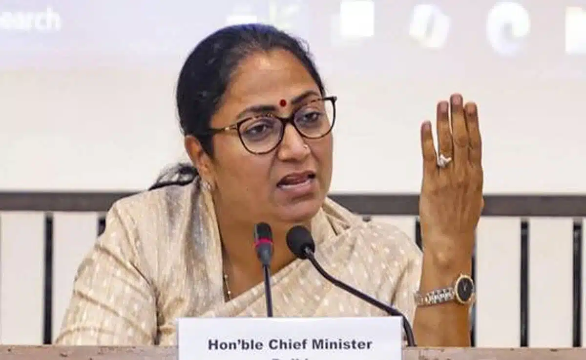 Rekha Gupta presented her 100-day report card and said- I am accountable to the public