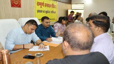 SP Sambhal heard public problems in Chandausi, instructed officials to resolve them immediately