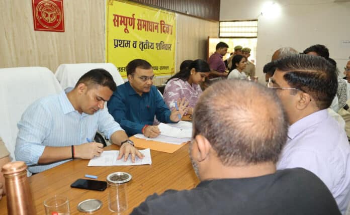 SP Sambhal heard public problems in Chandausi, instructed officials to resolve them immediately