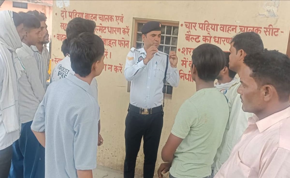 Sambhal Police's "Parwah, CARE" campaign: New initiative for awareness of road safety