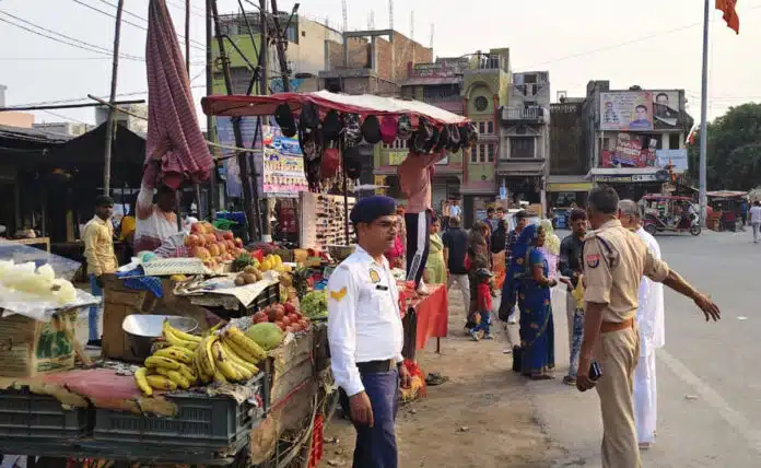 Special campaign of traffic police in Sambhal, major action against disorderly vehicles and encroachment