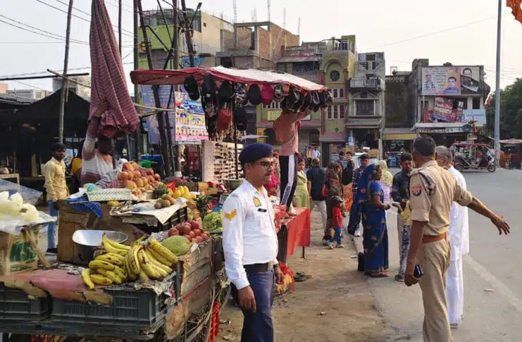 Special campaign of traffic police in Sambhal, major action against disorderly vehicles and encroachment