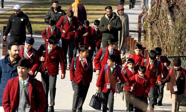 Schools will open in entire Kashmir from today except border areas, see full information here