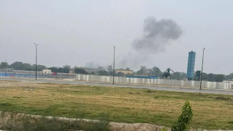 Lahore में वाल्टन रोड स्थित सैन्य हवाई अड्डे के पास तीन विस्फोट हुए: रिपोर्ट