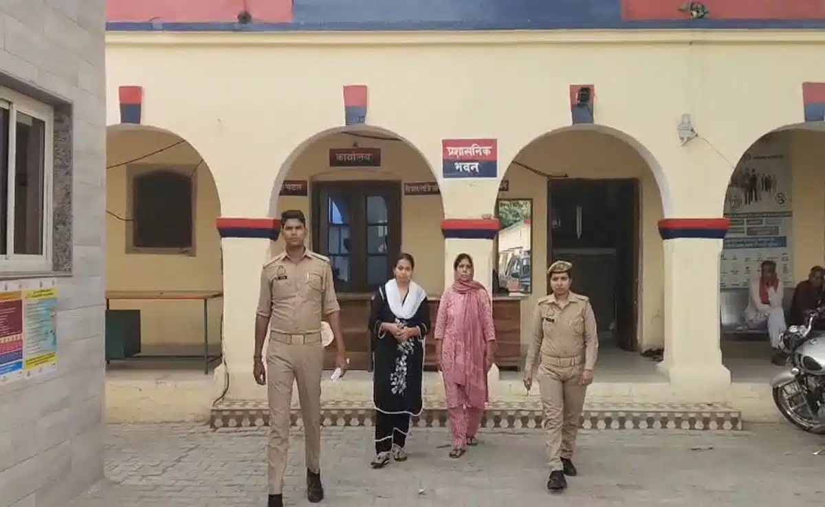 Crackdown on land mafia in Sambhal, two members of fake document gang arrested