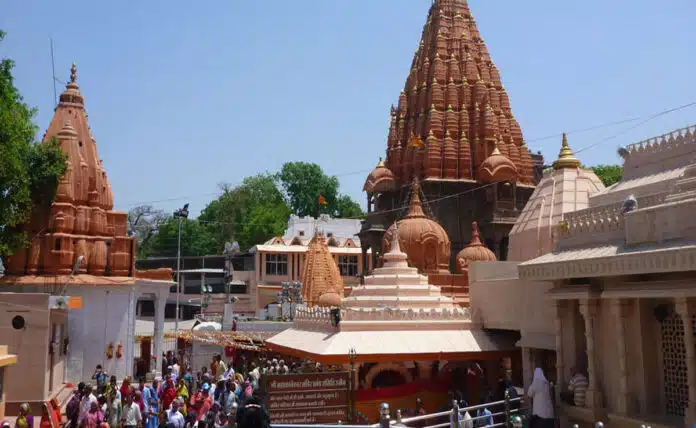 A huge fire broke out in Ujjain's Mahakaleshwar temple complex