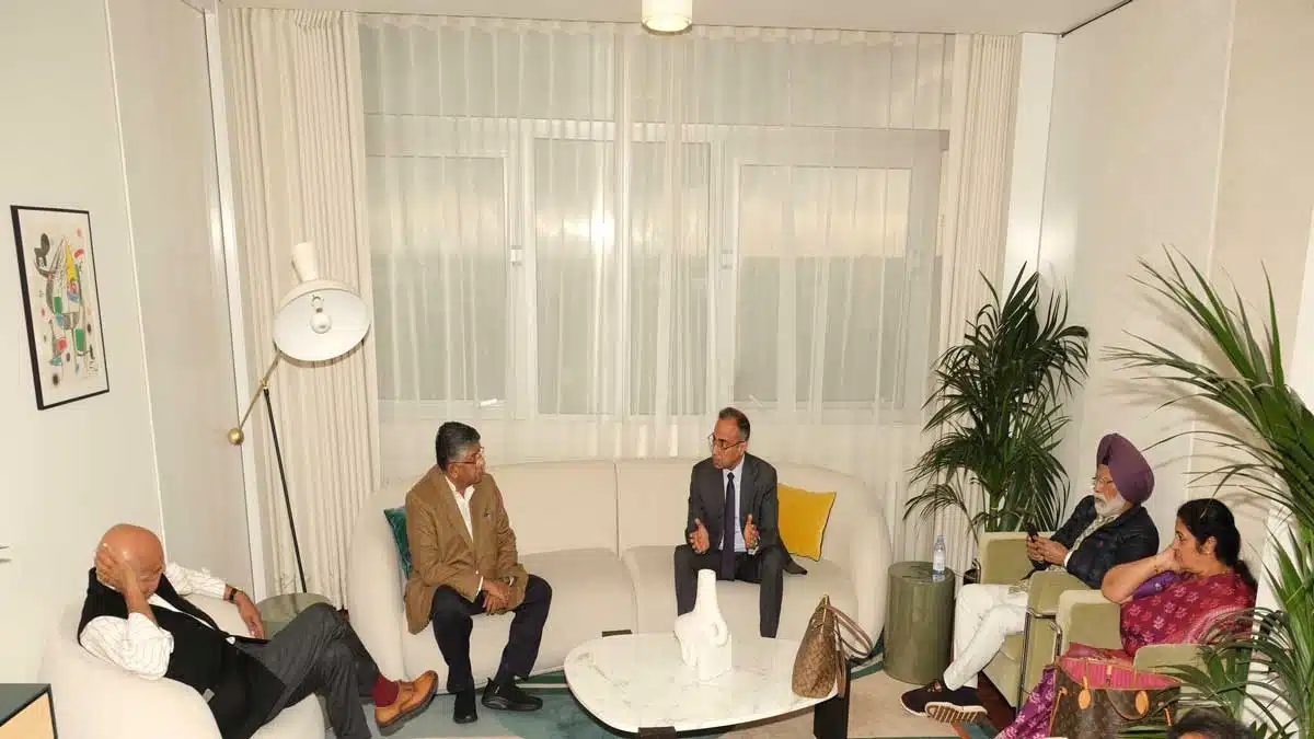 Visit of Indian all-party delegation to France