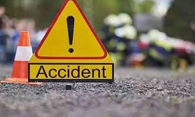 A car hit a family crossing the road in Madurai, four killed, three injured