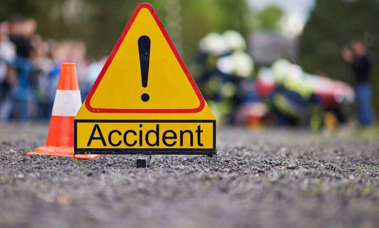 4 members of a family died in a collision between an auto-rickshaw and a bus in UP