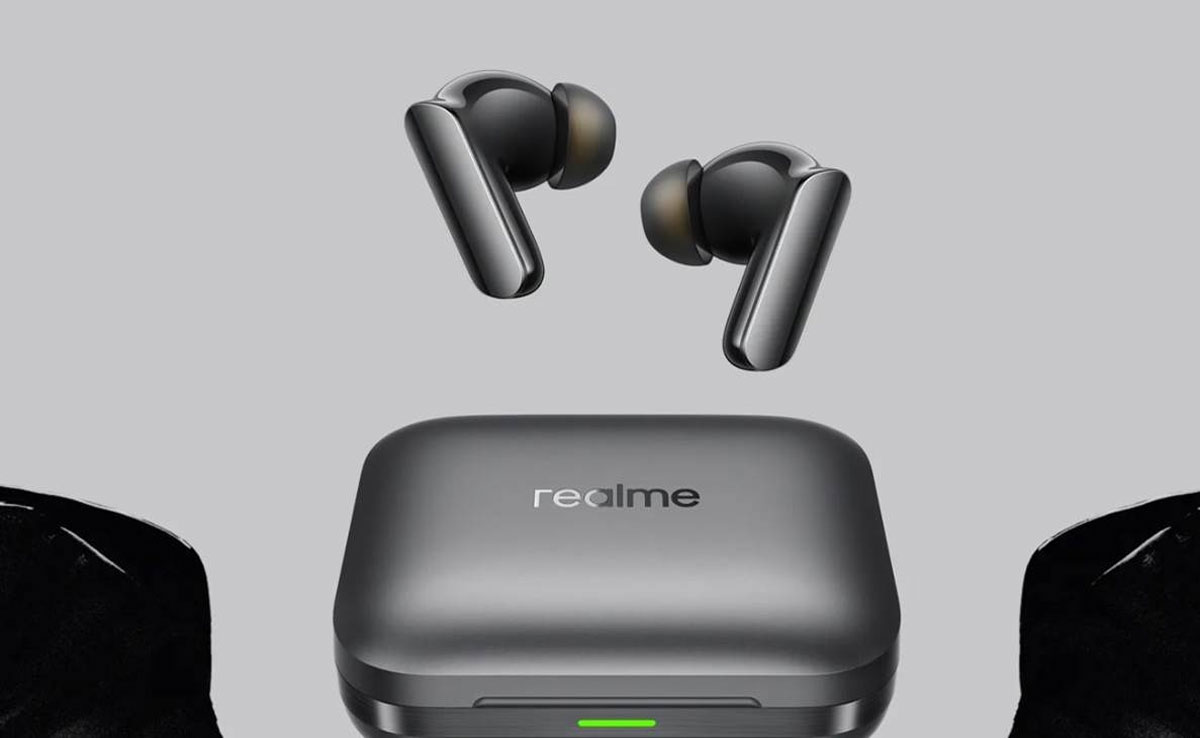 Along with the GT 7, Realme also launched the Buds Air 7 Pro