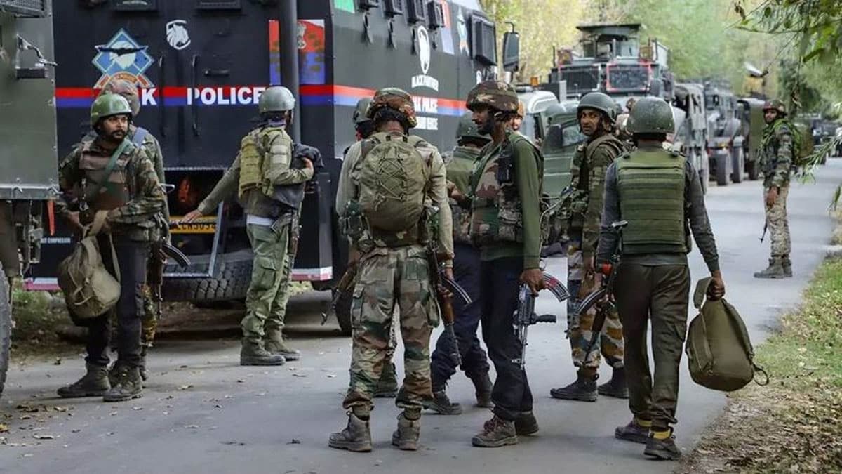 Encounter in Kishtwar, Jammu-Kashmir, four Jaish-e-Mohammed terrorists surrounded