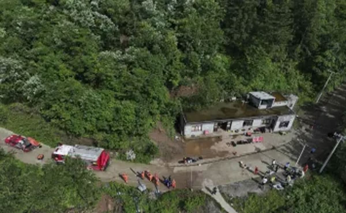 China: Four people killed, 17 trapped in landslide in Guizhou province