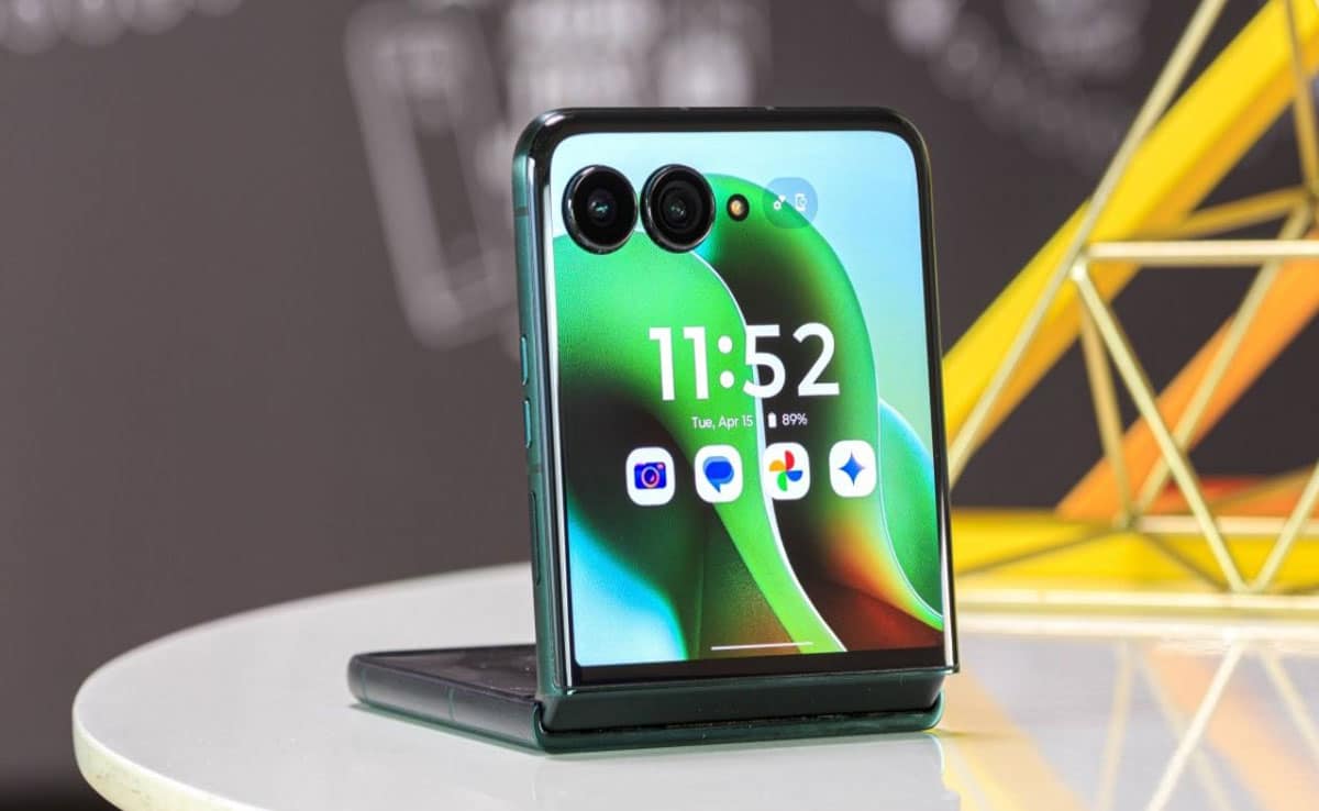 Motorola Razr 60 with MediaTek Dimensity 7400X SoC, 3.6-inch pOLED cover screen launched in India