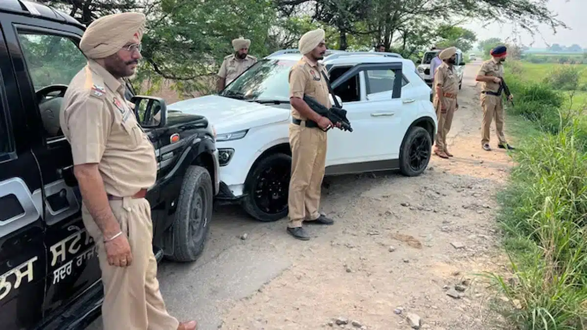 Two arrested in Amritsar for providing secret information to Pakistani terrorists