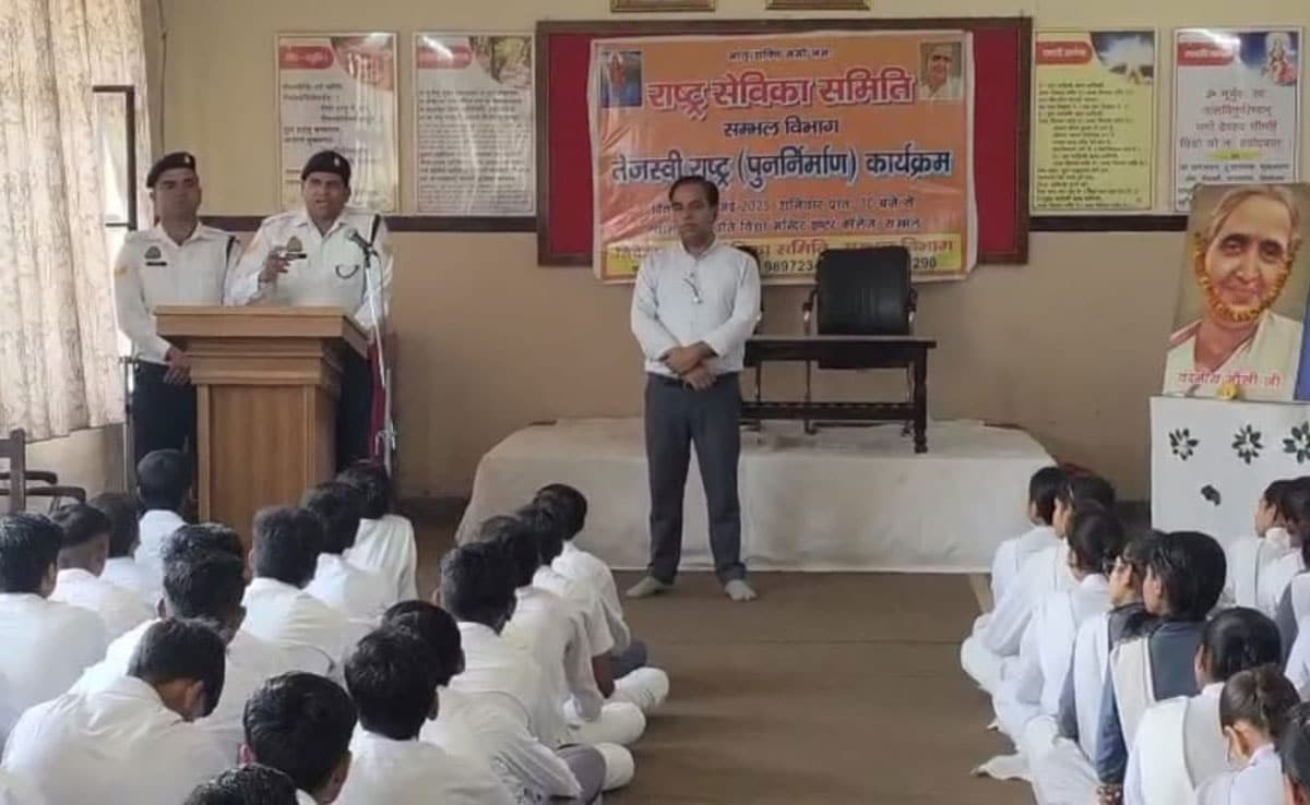 Parvah Campaign: Traffic rules taught to students in Sambhal